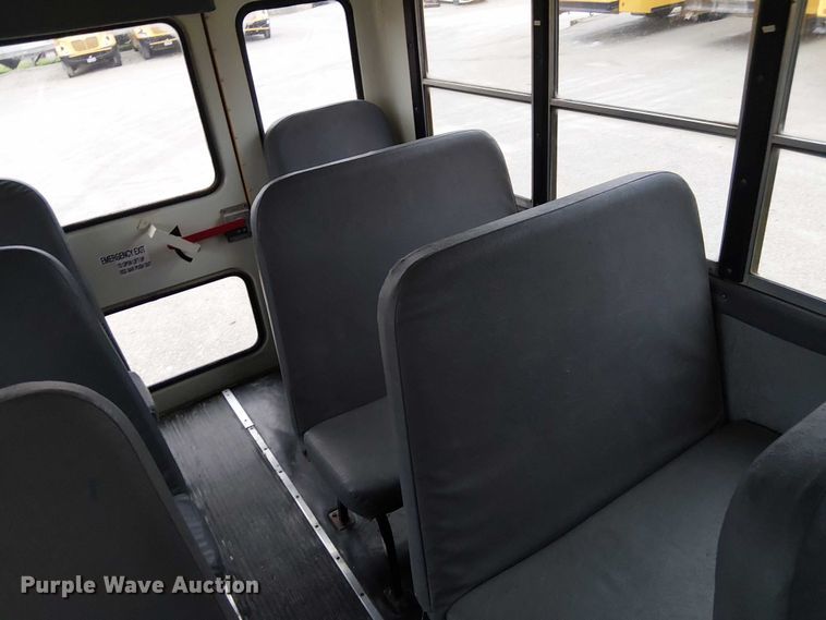 image for item FK0690 2007 IC PB105 school bus