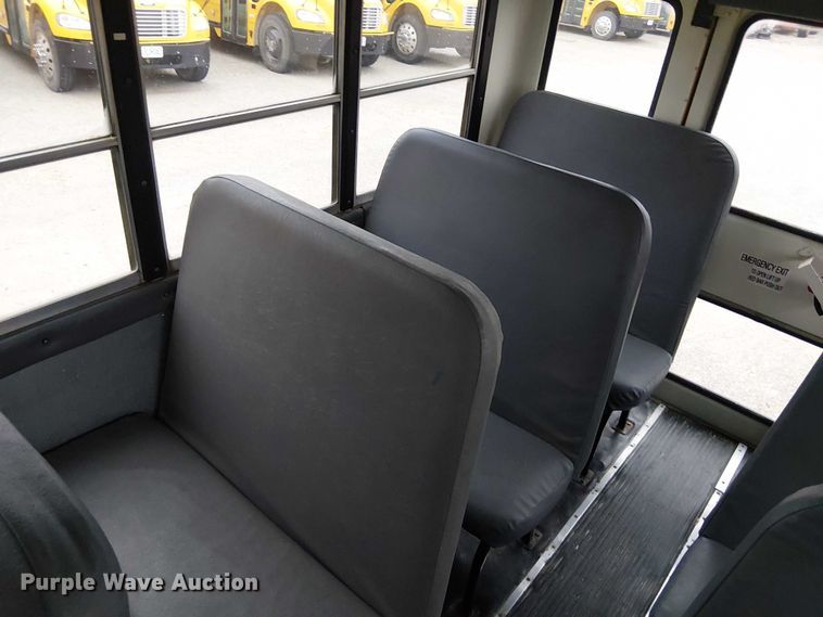 image for item FK0690 2007 IC PB105 school bus