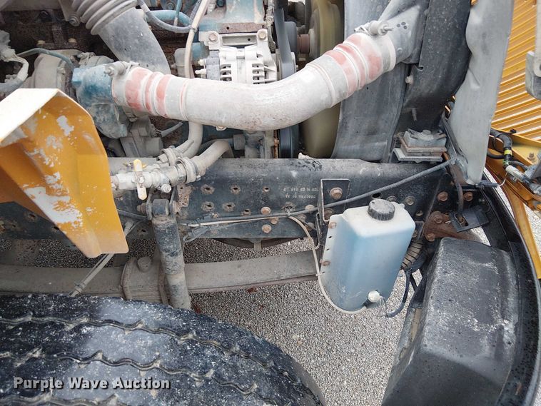 image for item FK0690 2007 IC PB105 school bus