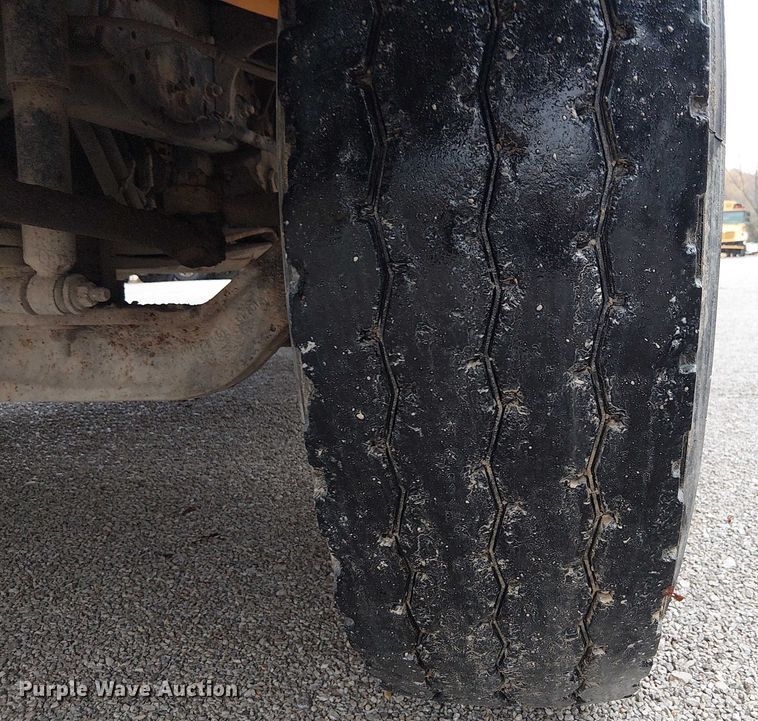 image for item FK0690 2007 IC PB105 school bus