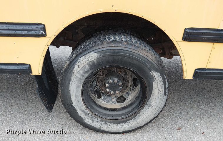 image for item FK0690 2007 IC PB105 school bus