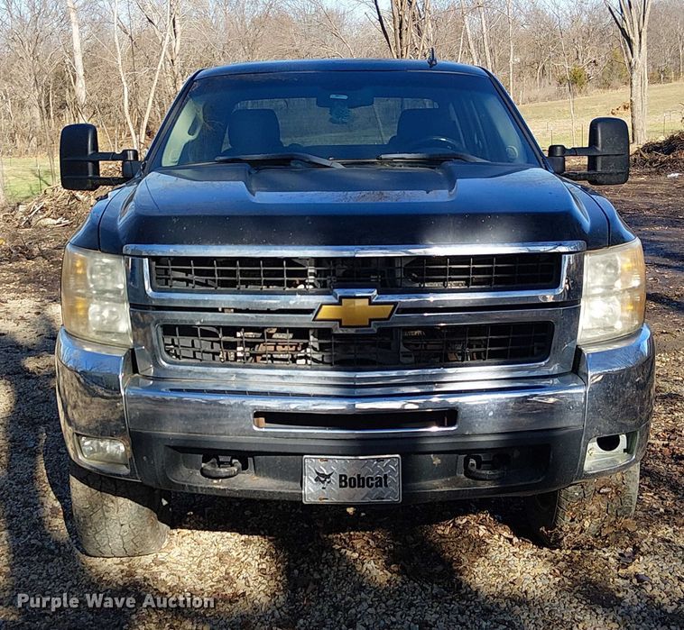 image for item FK0703 2009 Chevrolet Silverado 2500HD Crew Cab pickup truck
