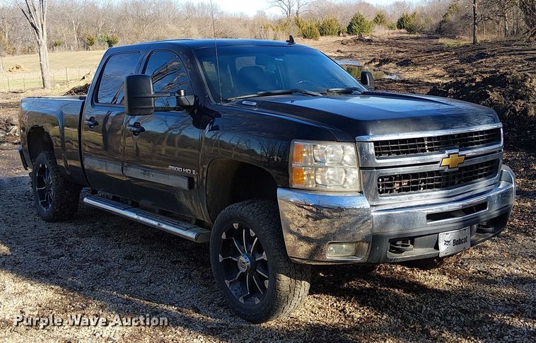 image for item FK0703 2009 Chevrolet Silverado 2500HD Crew Cab pickup truck