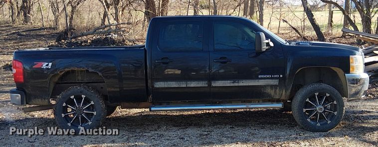 image for item FK0703 2009 Chevrolet Silverado 2500HD Crew Cab pickup truck