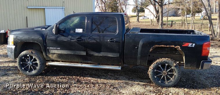 image for item FK0703 2009 Chevrolet Silverado 2500HD Crew Cab pickup truck