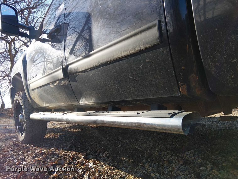 image for item FK0703 2009 Chevrolet Silverado 2500HD Crew Cab pickup truck