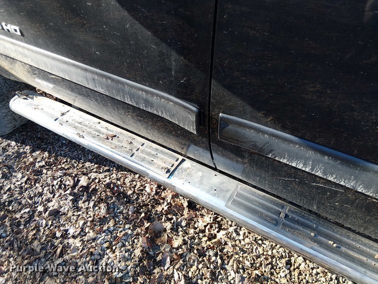 image for item FK0703 2009 Chevrolet Silverado 2500HD Crew Cab pickup truck