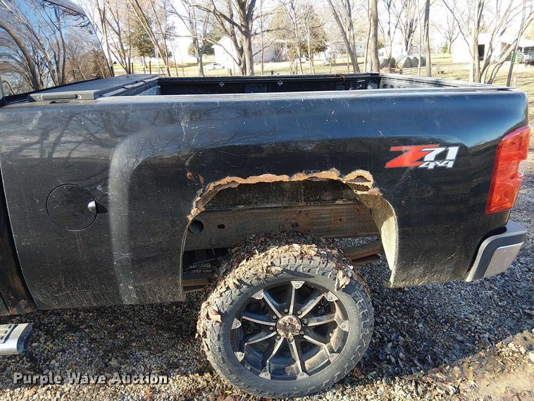 image for item FK0703 2009 Chevrolet Silverado 2500HD Crew Cab pickup truck