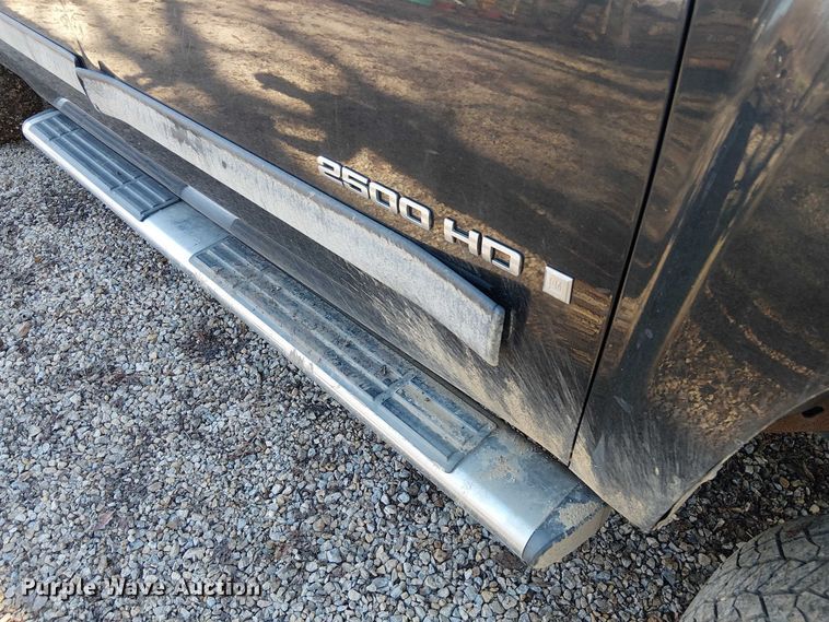 image for item FK0703 2009 Chevrolet Silverado 2500HD Crew Cab pickup truck