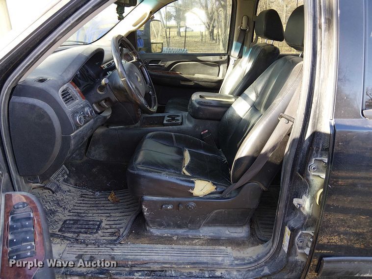 image for item FK0703 2009 Chevrolet Silverado 2500HD Crew Cab pickup truck