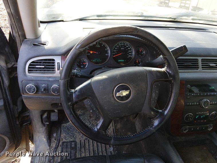 image for item FK0703 2009 Chevrolet Silverado 2500HD Crew Cab pickup truck