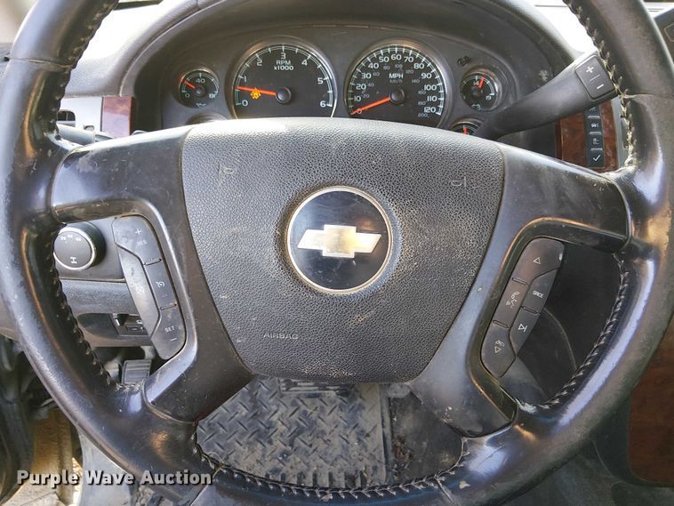 image for item FK0703 2009 Chevrolet Silverado 2500HD Crew Cab pickup truck