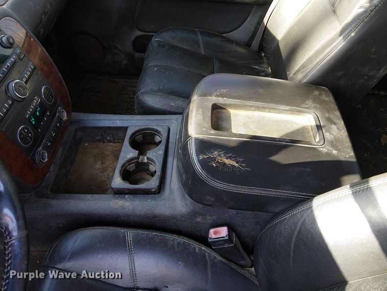 image for item FK0703 2009 Chevrolet Silverado 2500HD Crew Cab pickup truck