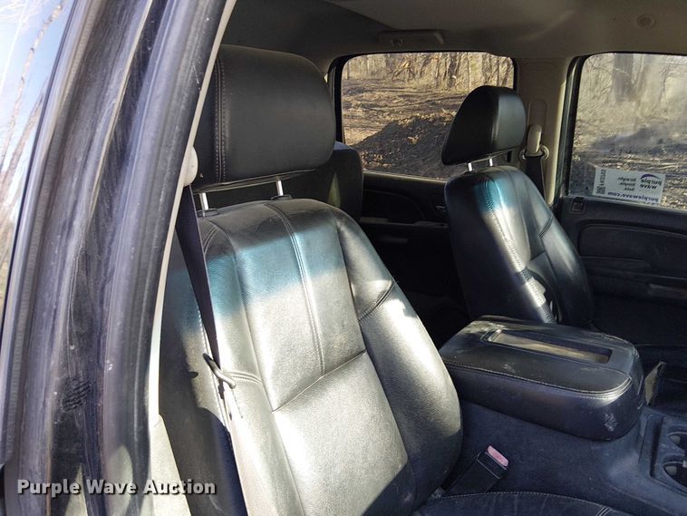 image for item FK0703 2009 Chevrolet Silverado 2500HD Crew Cab pickup truck