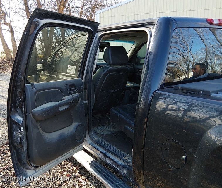 image for item FK0703 2009 Chevrolet Silverado 2500HD Crew Cab pickup truck