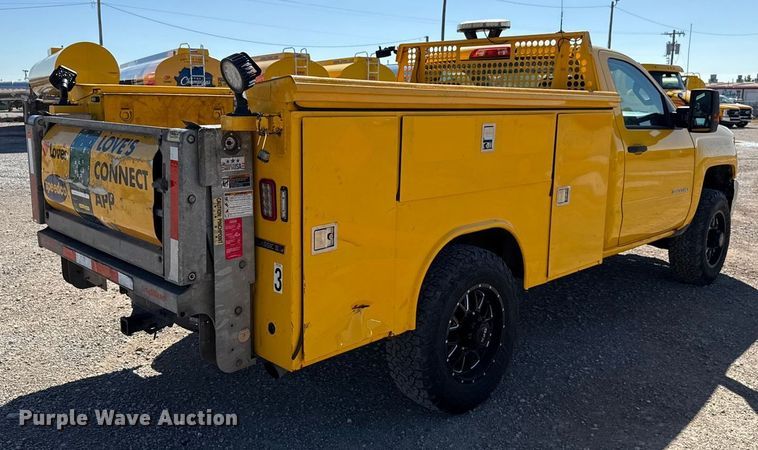 image for item GH9351 2018 Chevrolet Silverado 3500HD utility bed pickup truck