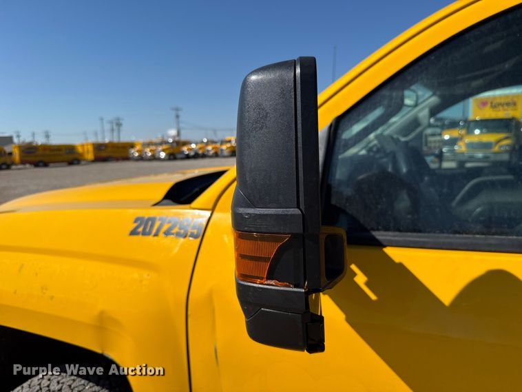 image for item GH9351 2018 Chevrolet Silverado 3500HD utility bed pickup truck