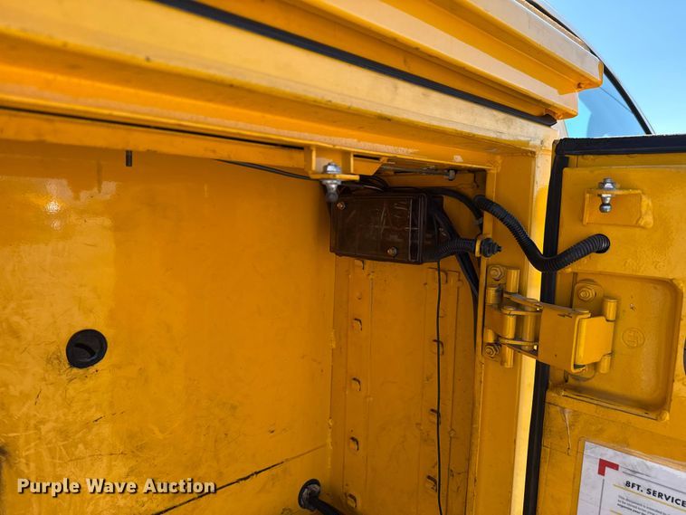 image for item GH9351 2018 Chevrolet Silverado 3500HD utility bed pickup truck