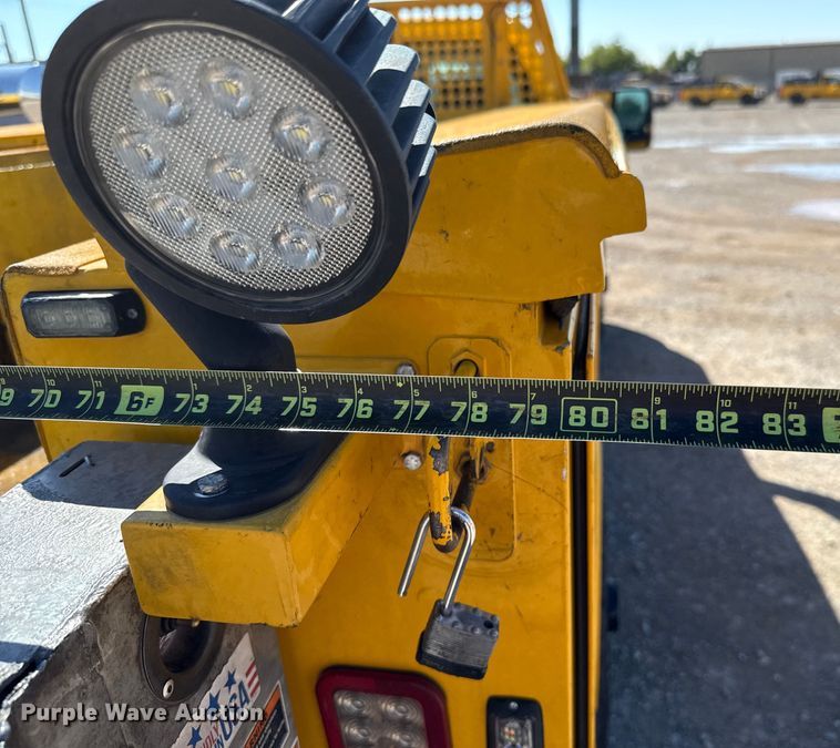 image for item GH9351 2018 Chevrolet Silverado 3500HD utility bed pickup truck