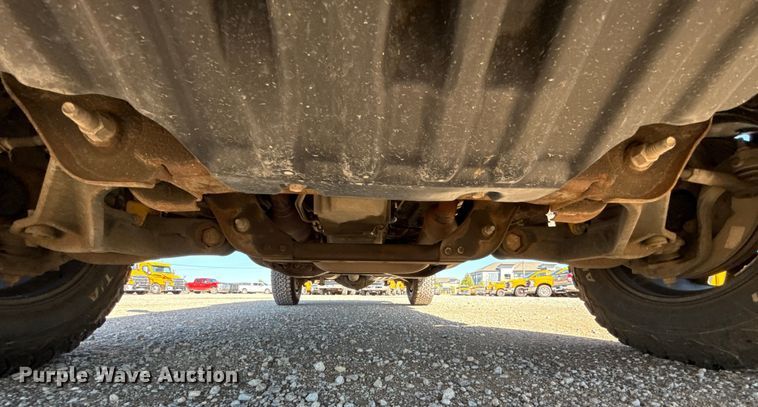 image for item GH9351 2018 Chevrolet Silverado 3500HD utility bed pickup truck