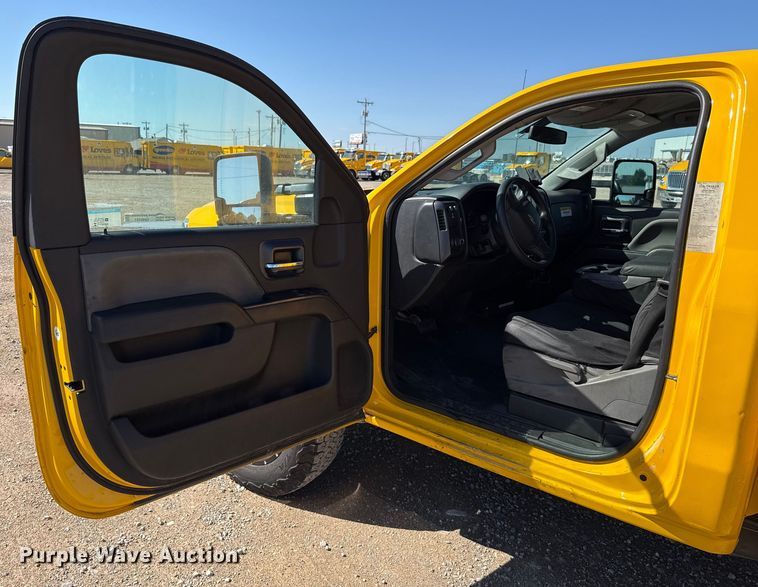 image for item GH9351 2018 Chevrolet Silverado 3500HD utility bed pickup truck