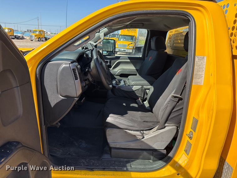 image for item GH9351 2018 Chevrolet Silverado 3500HD utility bed pickup truck