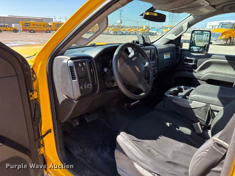 image for item GH9351 2018 Chevrolet Silverado 3500HD utility bed pickup truck