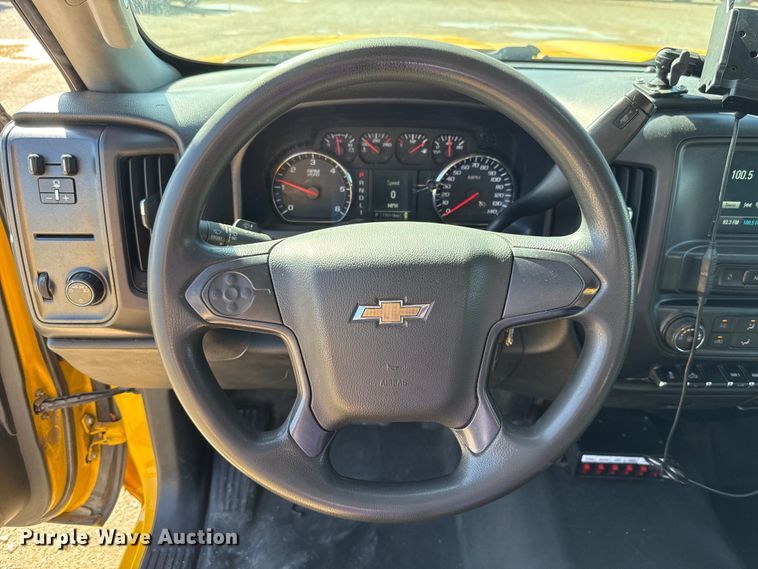 image for item GH9351 2018 Chevrolet Silverado 3500HD utility bed pickup truck