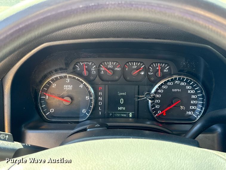 image for item GH9351 2018 Chevrolet Silverado 3500HD utility bed pickup truck