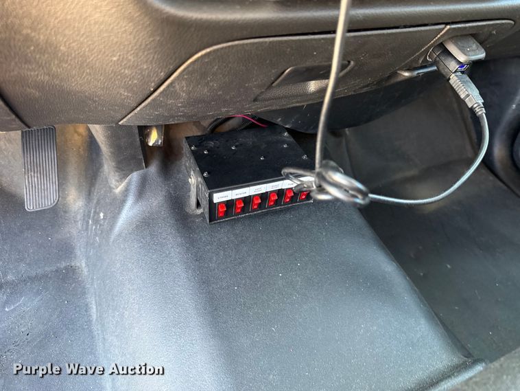 image for item GH9351 2018 Chevrolet Silverado 3500HD utility bed pickup truck