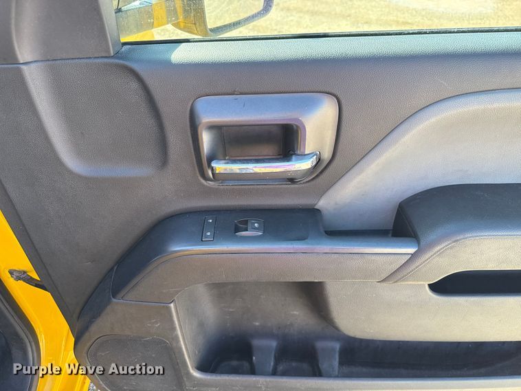 image for item GH9351 2018 Chevrolet Silverado 3500HD utility bed pickup truck