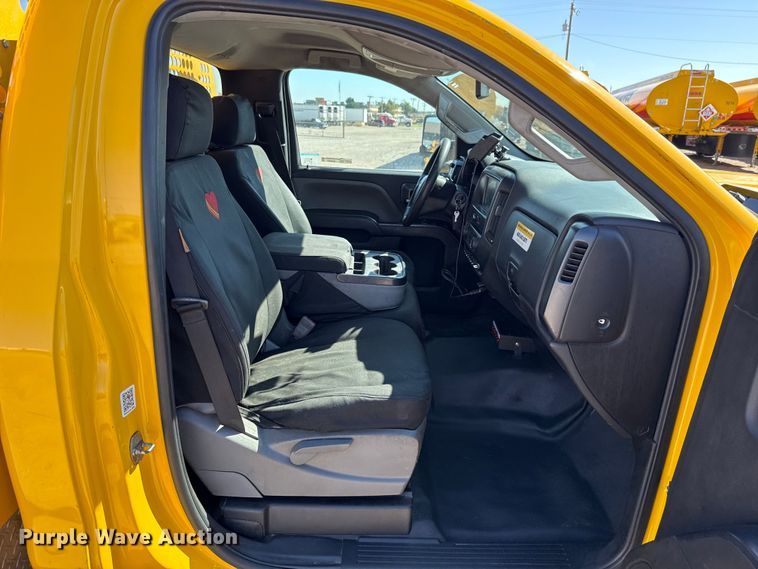 image for item GH9351 2018 Chevrolet Silverado 3500HD utility bed pickup truck