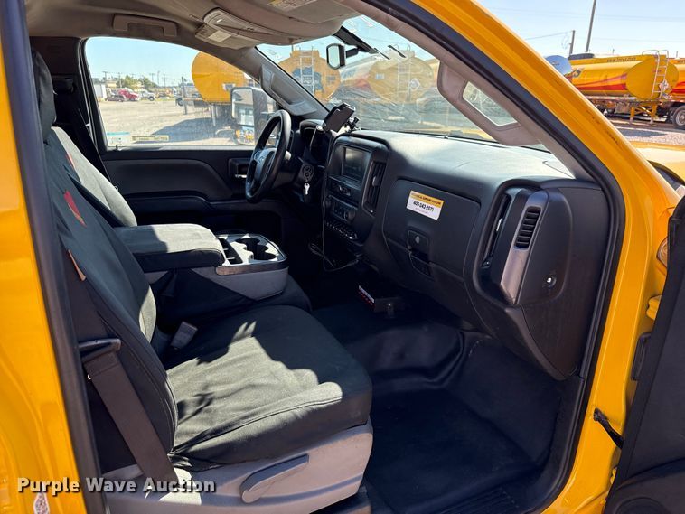 image for item GH9351 2018 Chevrolet Silverado 3500HD utility bed pickup truck