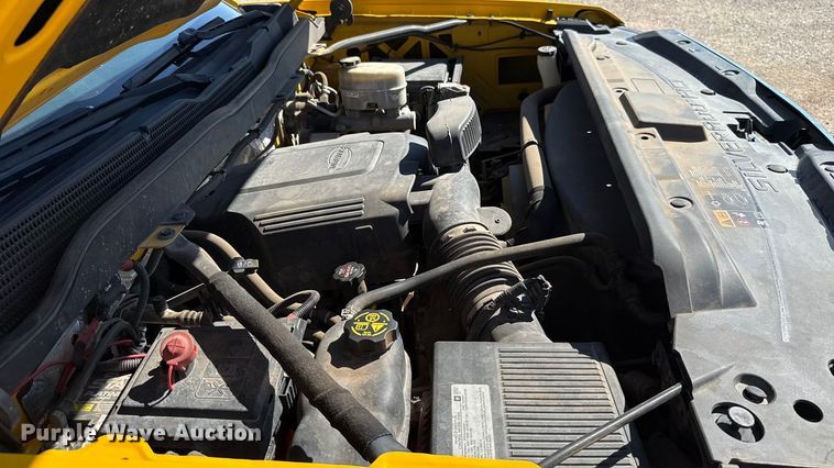 image for item GH9351 2018 Chevrolet Silverado 3500HD utility bed pickup truck