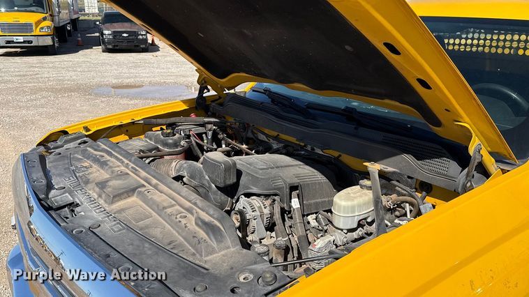 image for item GH9351 2018 Chevrolet Silverado 3500HD utility bed pickup truck