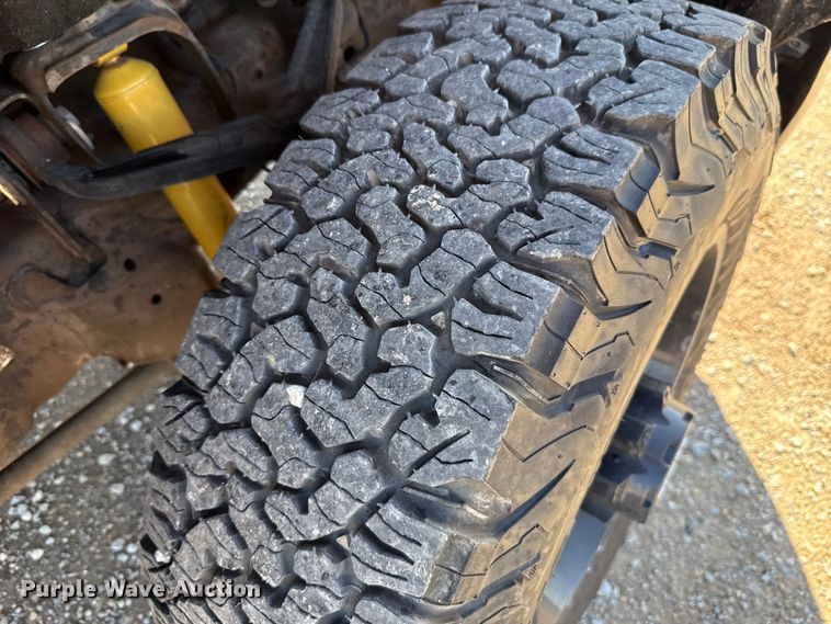 image for item GH9351 2018 Chevrolet Silverado 3500HD utility bed pickup truck