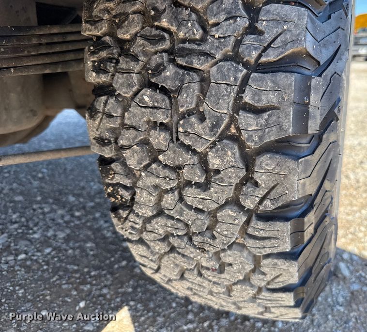 image for item GH9351 2018 Chevrolet Silverado 3500HD utility bed pickup truck