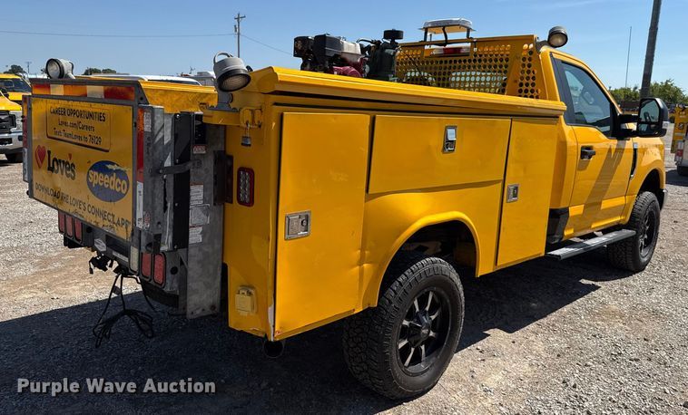 image for item GH9352 2018 Ford F350 Super Duty XL utility bed pickup truck