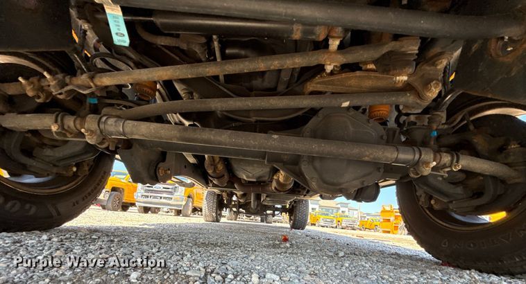 image for item GH9352 2018 Ford F350 Super Duty XL utility bed pickup truck