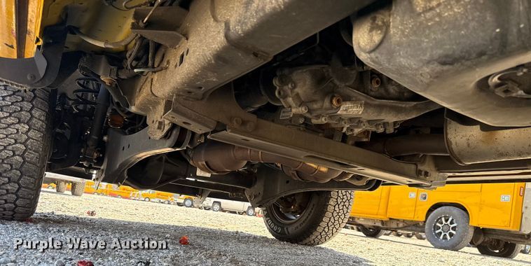 image for item GH9352 2018 Ford F350 Super Duty XL utility bed pickup truck