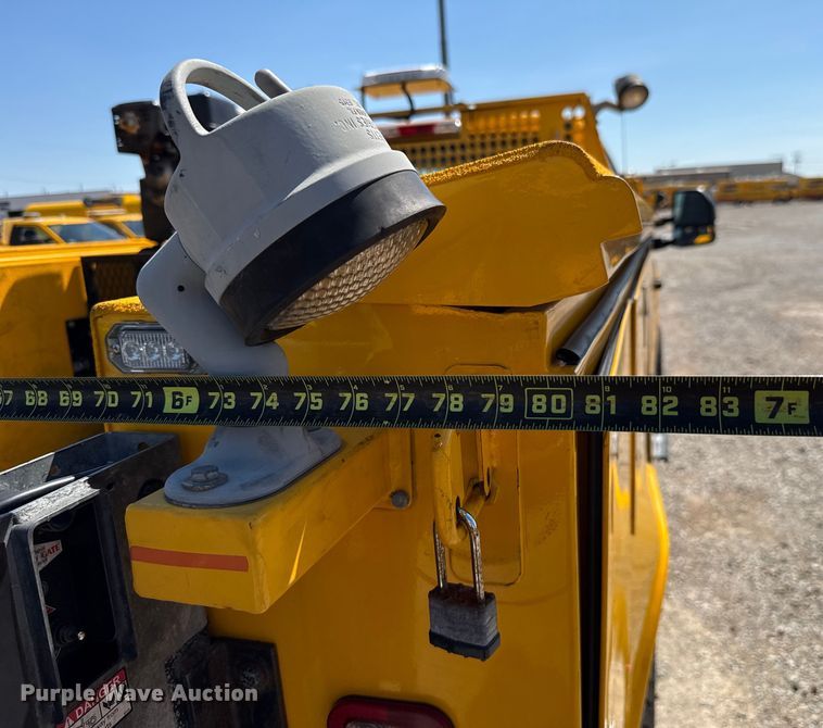 image for item GH9352 2018 Ford F350 Super Duty XL utility bed pickup truck