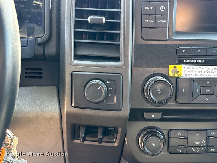 image for item GH9352 2018 Ford F350 Super Duty XL utility bed pickup truck