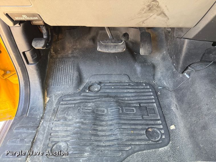 image for item GH9352 2018 Ford F350 Super Duty XL utility bed pickup truck