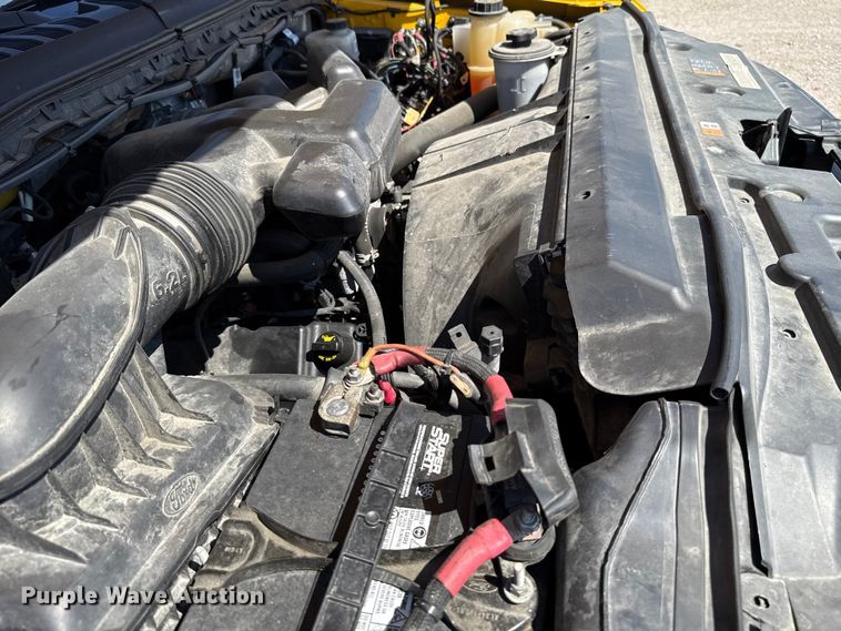 image for item GH9352 2018 Ford F350 Super Duty XL utility bed pickup truck