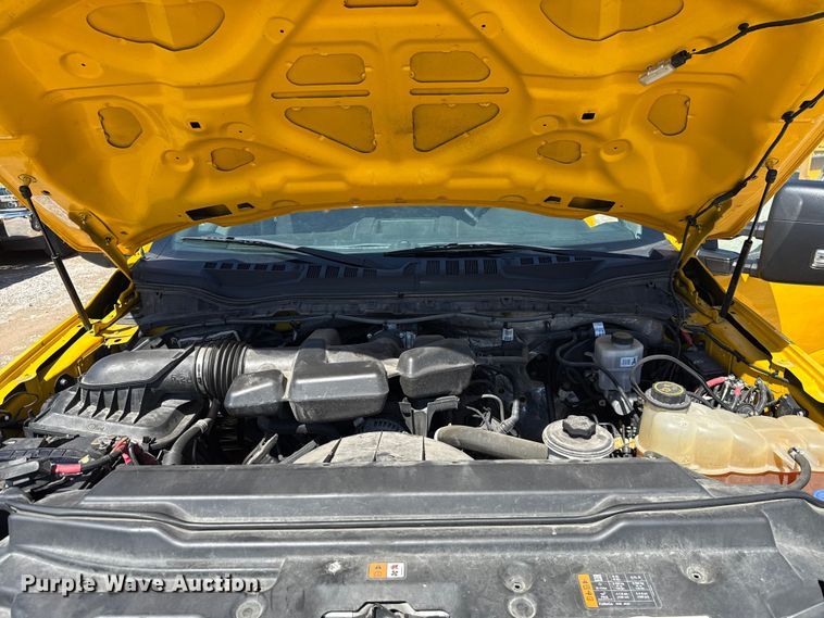 image for item GH9352 2018 Ford F350 Super Duty XL utility bed pickup truck