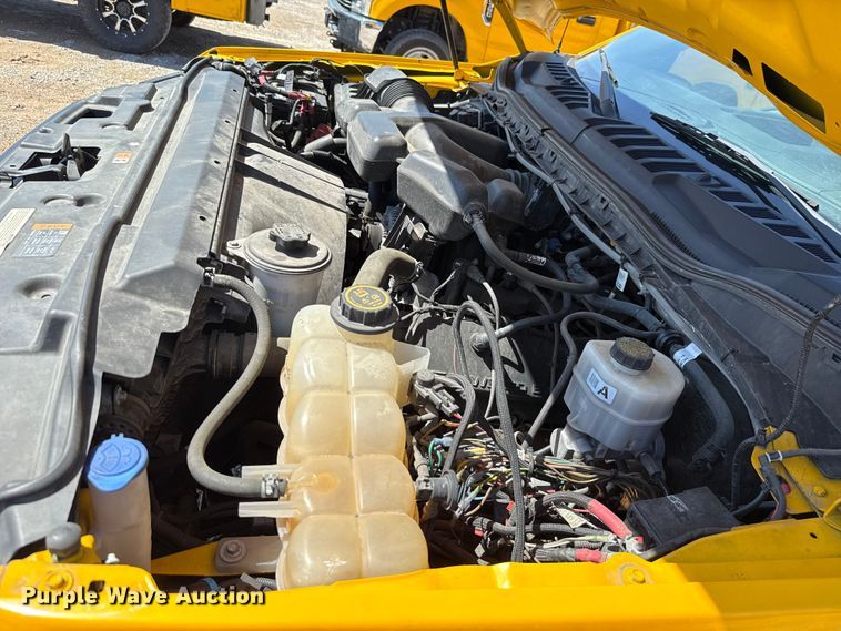 image for item GH9352 2018 Ford F350 Super Duty XL utility bed pickup truck