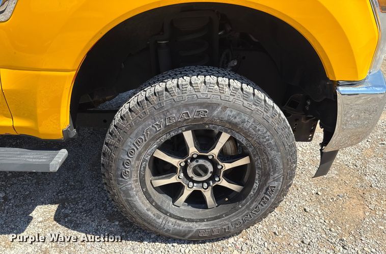 image for item GH9352 2018 Ford F350 Super Duty XL utility bed pickup truck