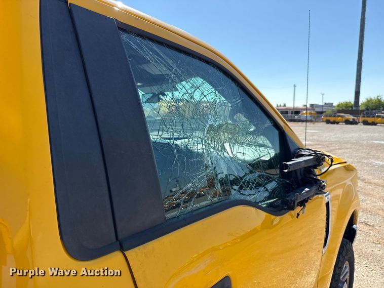 image for item GH9353 2019 Ford F350 Super Duty XL utility bed pickup truck