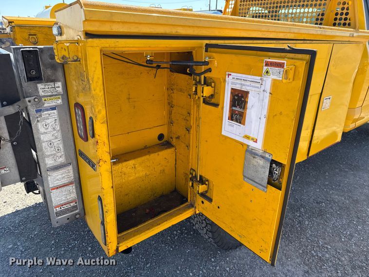 image for item GH9353 2019 Ford F350 Super Duty XL utility bed pickup truck