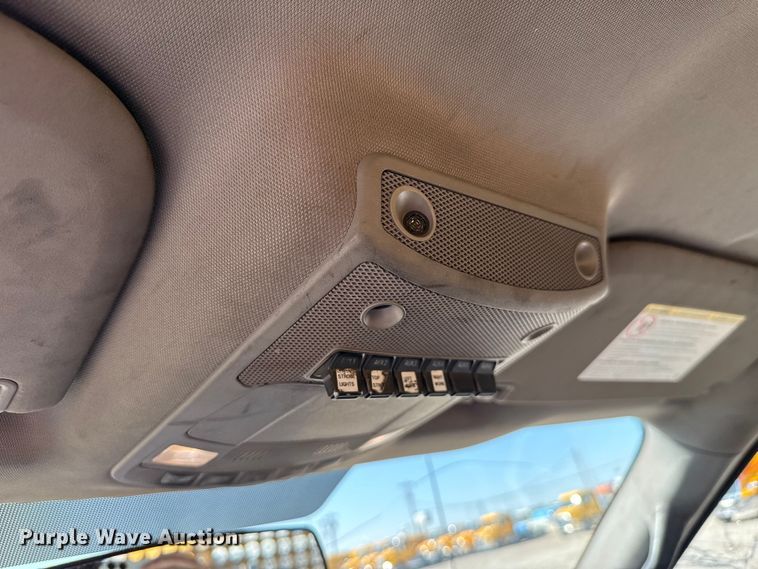 image for item GH9353 2019 Ford F350 Super Duty XL utility bed pickup truck